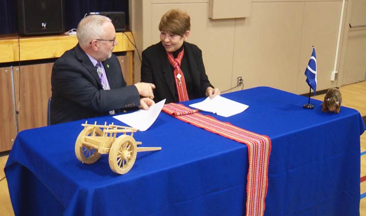 A partnership has been signed to bring Métis history to all students in the Saskatoon Public Schools division.