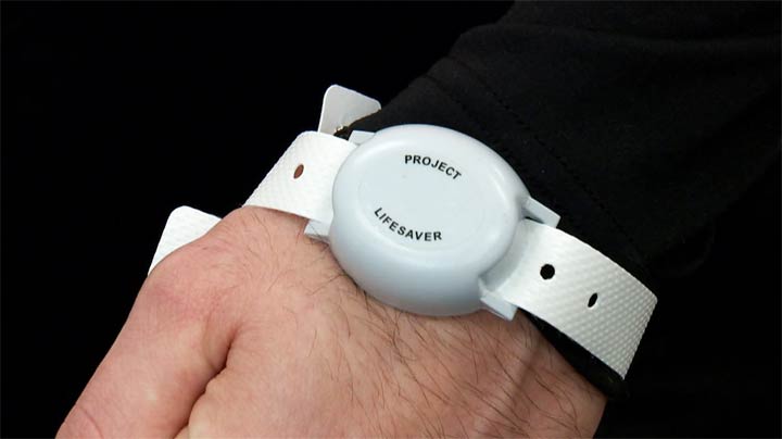 Guelph police say a Project Lifesaver bracelet helped find a missing elderly woman in a matter of minutes on Sunday.