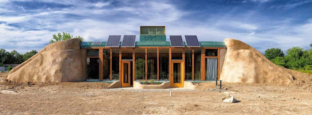 Building Better helped build this Earthship on Six Nations of the Grand River in 2016.