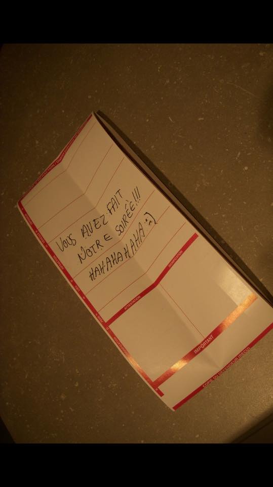 Montreal Police leave thank you message on “snow car” sculpture . Photo Credit: Simon Laprise