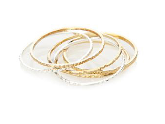 13 Valentine’s Day gifts for her under $50 - image