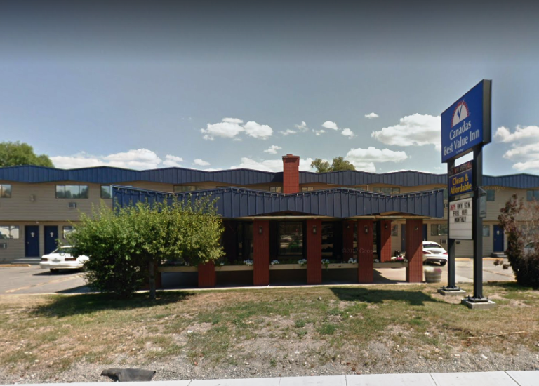 Hit and run causes significant damage to Kelowna motel overhang - image