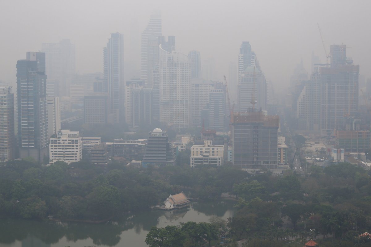 The skyline is seen through morning air pollution in Bangkok, Thailand February 8, 2018. REUTERS/Athit Perawongmetha.