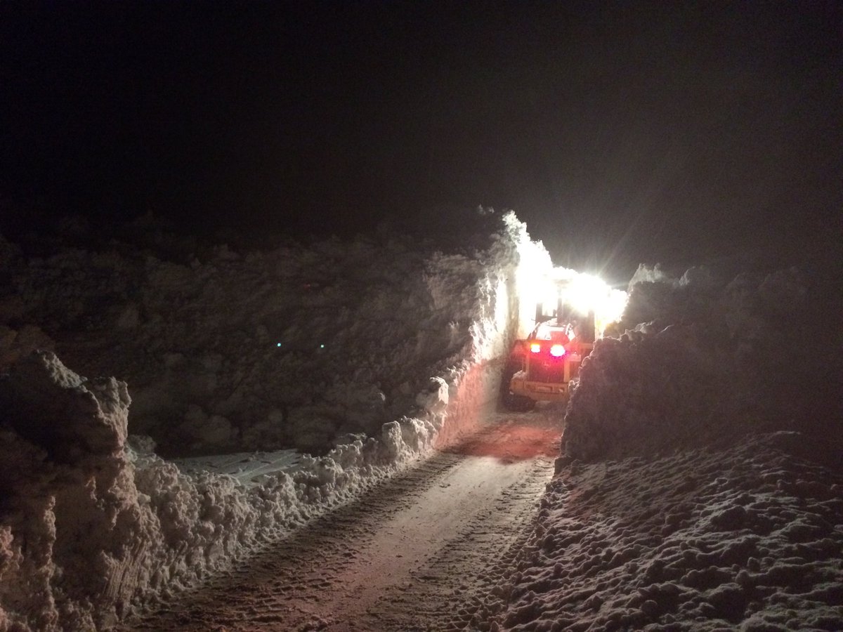 Avalanche comes down on B.C. highway - image