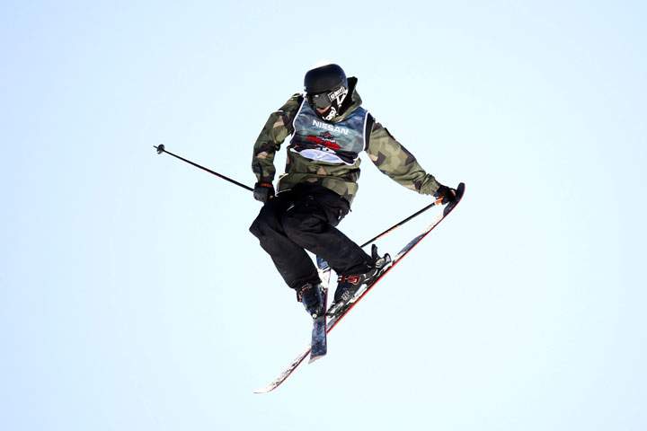 Swiss Fabian Boesch participates in the first World Cup Big Air at the Ski Center Colorado, 36 km from Santiago de Chile, Chile, 03 September 2016. Boesch is one of the first athletes to contract norovirus in Pyeongchang.