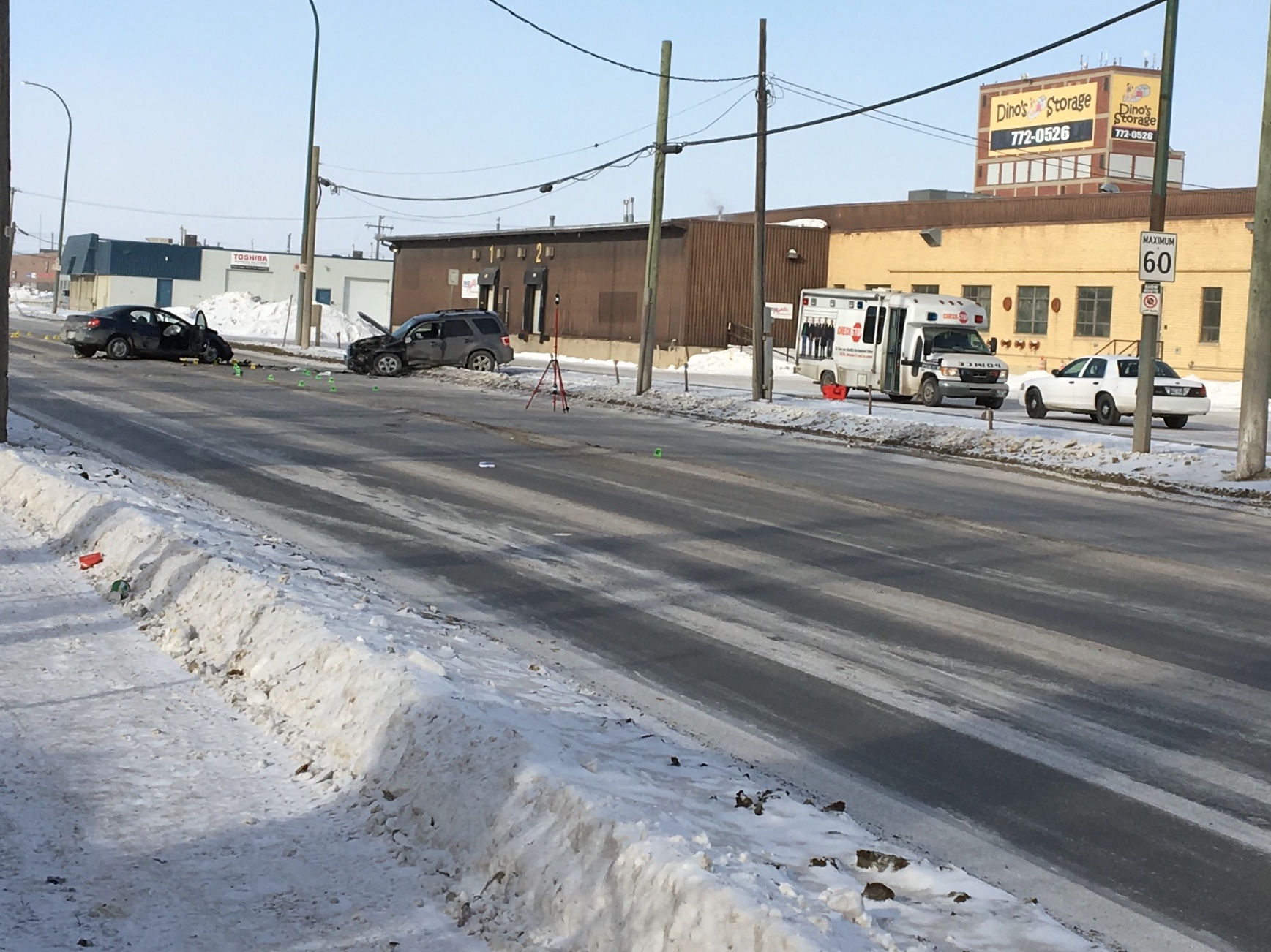 One woman dead after head-on crash in Winnipeg - Winnipeg | Globalnews.ca