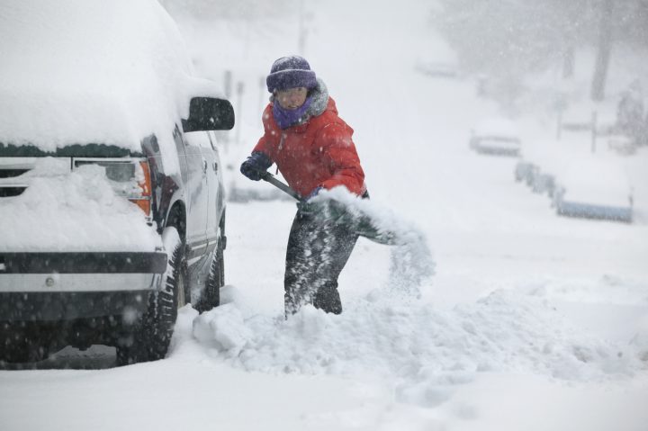 Global News meteorologist Anthony Farnell says Canada will see winter weather for weeks to come.