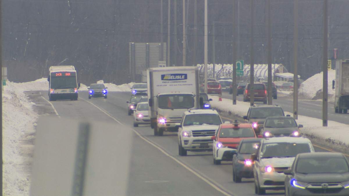 Chateauguay commuters are some of the primary beneficiaries of a Facebook page offering updates on the Mercier Bridge area.