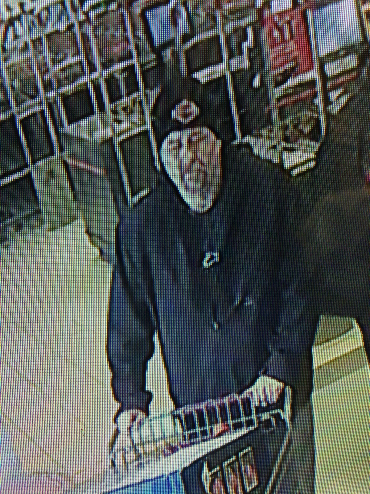 Police in Lindsay, Ont., are searching for a man who stole chainsaws from a Canadian Tire.