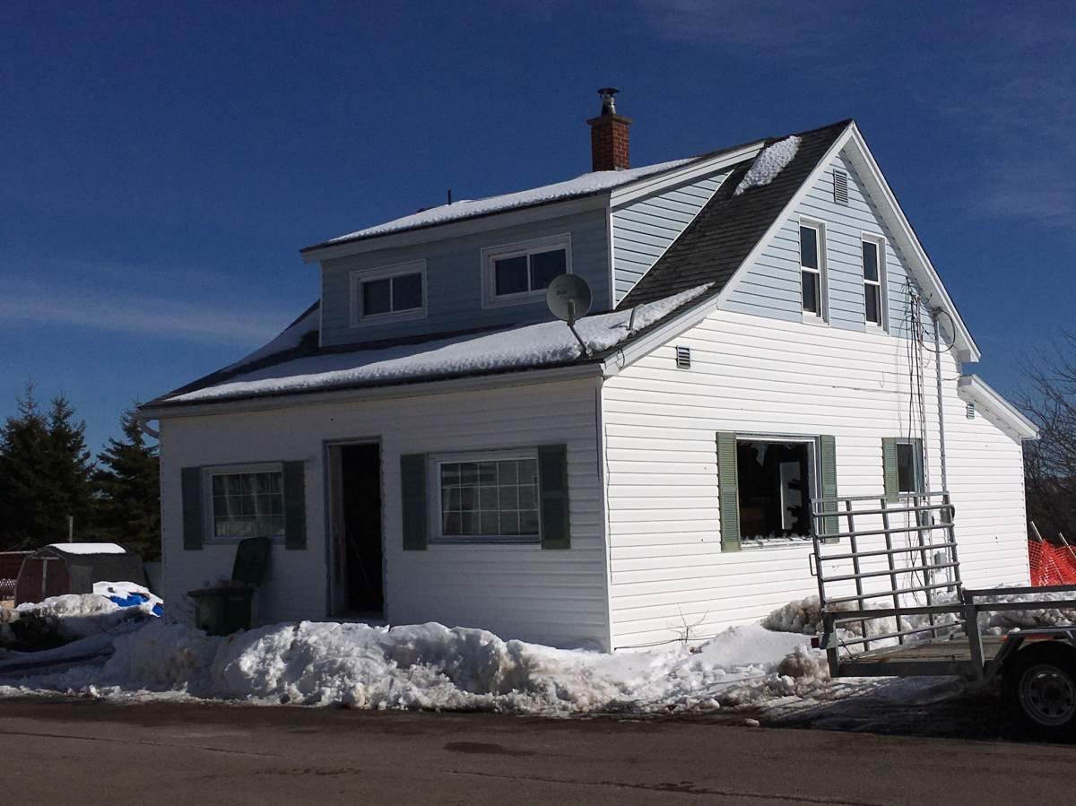 Police investigate suspicious fire after 2 found dead in N.S., home - image