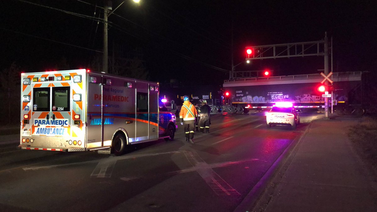 A Peel Paramedics spokesperson told Global News Radio 640 Toronto the incident happened before 12 a.m. Sunday on Wolfedale Road near Mavis Road and Central Parkway West.