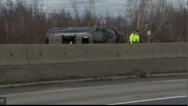 Multi-vehicle accident closes part of Highway 99 in Delta - image