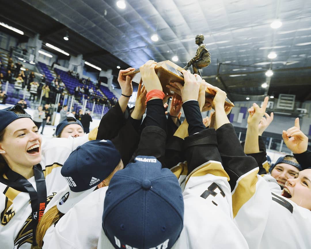 Lauryn Keen and Venla Hovi both scored goals for the Bisons defeating the Western Mustangs 2 to 0 on Sunday.