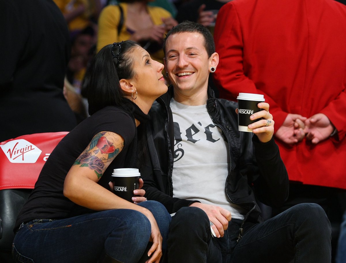 Chester Bennington and his wife Talinda Bentley attend the Los Angeles Lakers vs Seattle Supersonics at the Staples Center on March 21, 2008 in Los Angeles, California. 