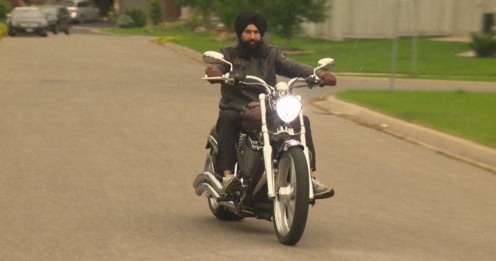 Саскачеван освобождава от каска за мотоциклетисти сикхи, които се отправят към парадите на Нагар Киртан