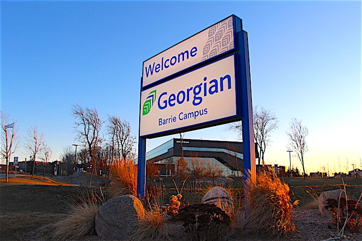 Georgian College student identified as pedestrian killed on Highway 400 - Barrie - Vimarsana News