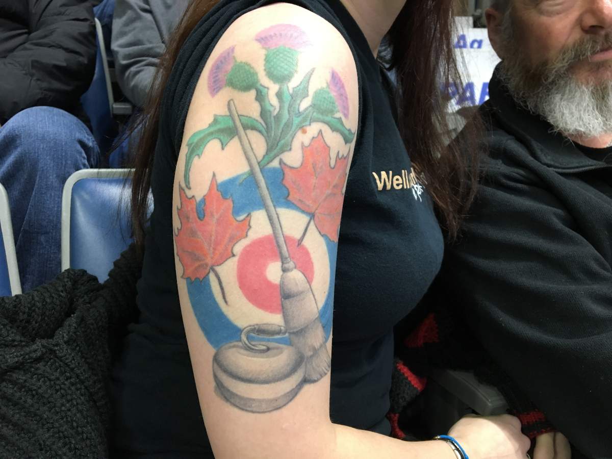 Love of curling brings Ontario couple together - image