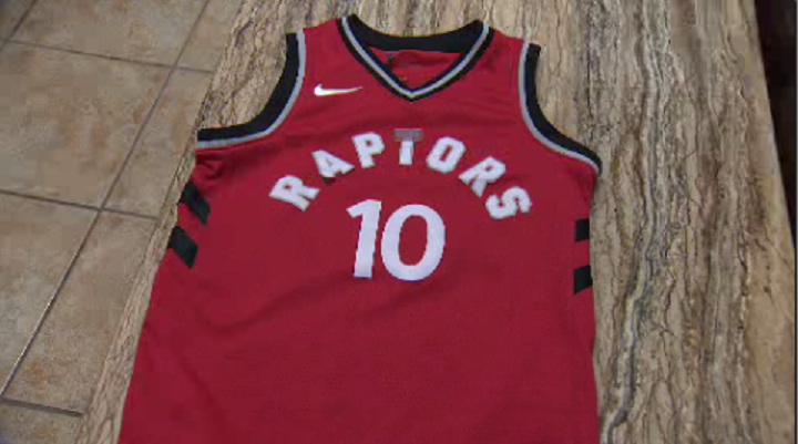sold counterfeit Toronto Raptors jersey 