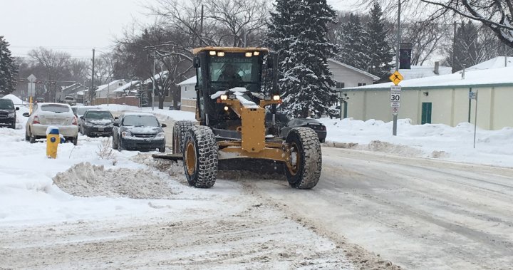 City of Edmonton says more equipment, better service coming to snow removal this season
