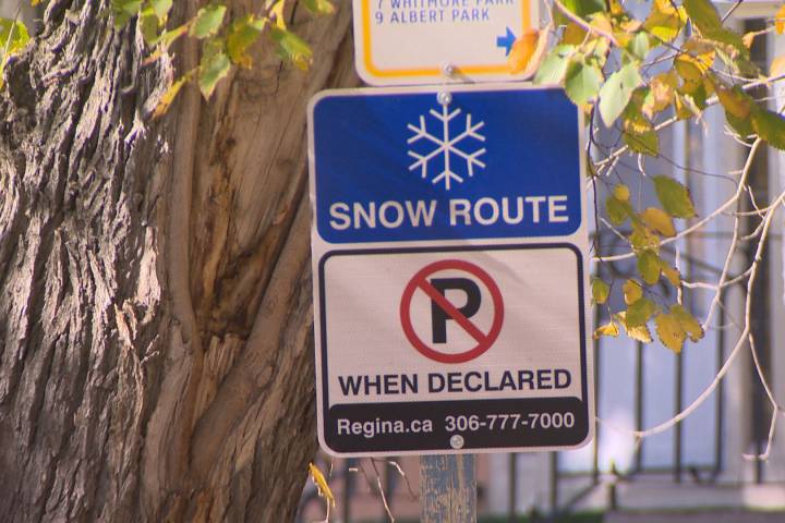 A Regina snow route sign.