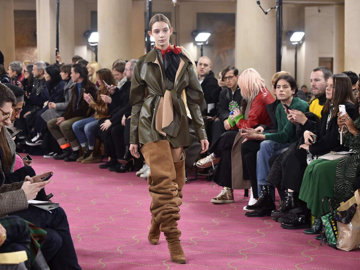 A model walks the fall 2018 Y/Project runway show during Paris Fashion Week.