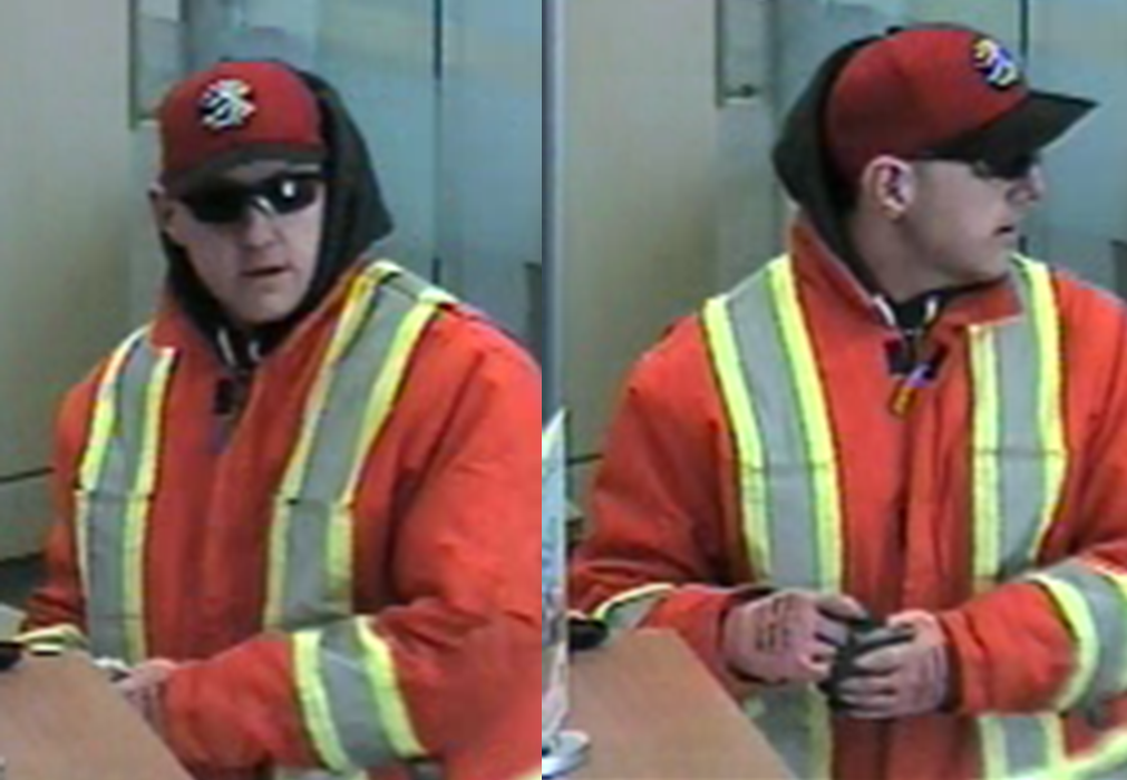 Man sought in Hyde Park Road bank robbery - image
