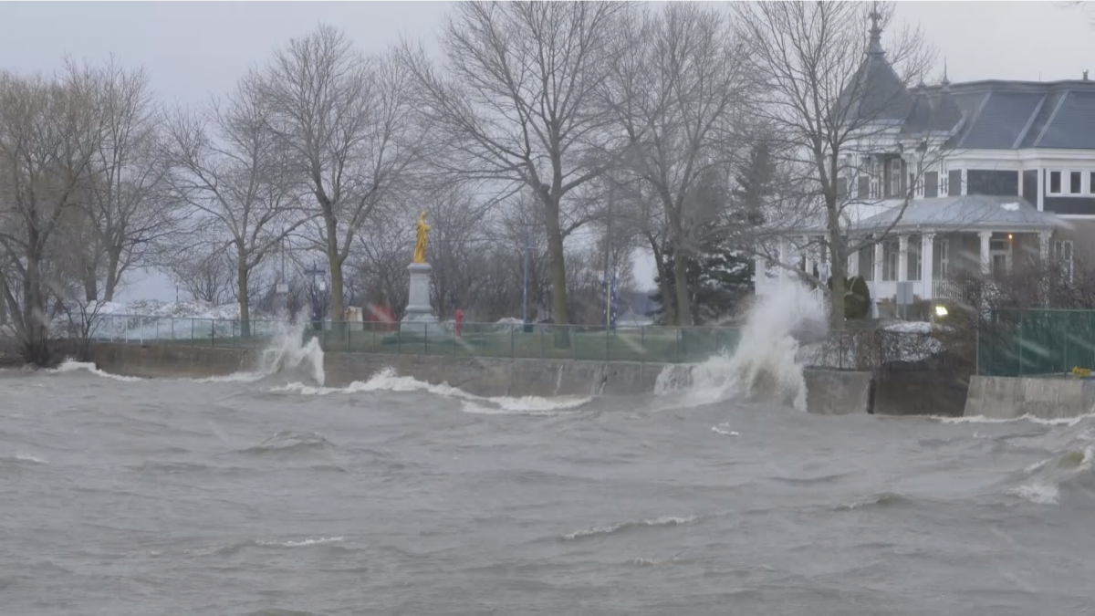 Intense waves in Pointe-Claire.