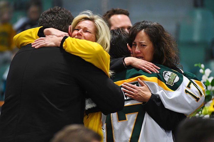 supporting-those-affected-by-humboldt-broncos-bus-crash-tragedy