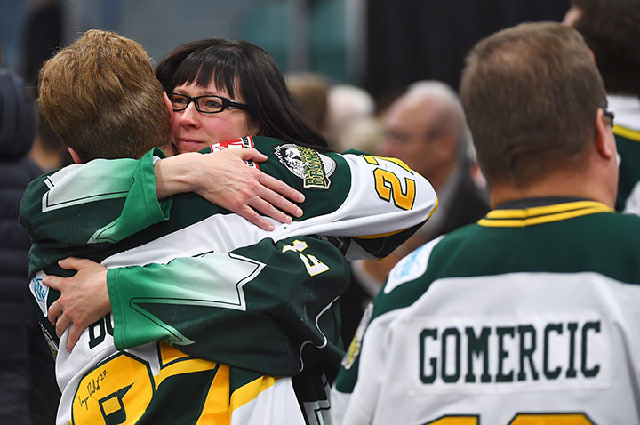 Humboldt Broncos tragedy tribute from nation's hockey community