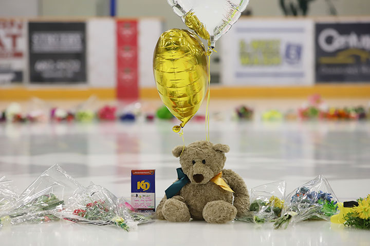 Powerful photos show a grieving Humboldt as a nation mourns
