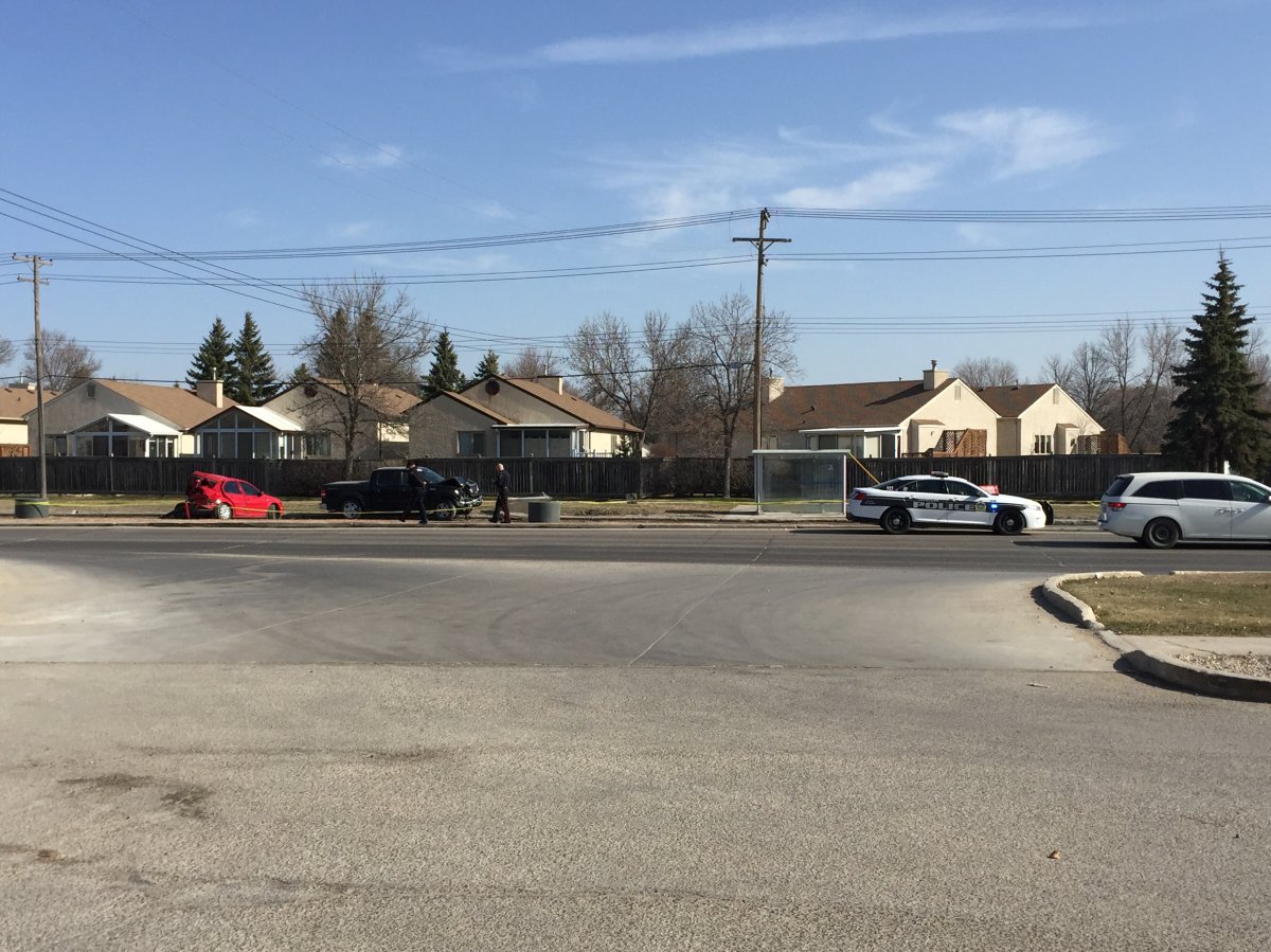 Crash on Roblin sends two people to hospital Winnipeg Globalnews.ca
