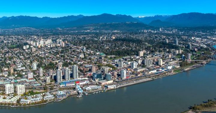 New Westminster’s Quayside boardwalk closed due to high water concerns