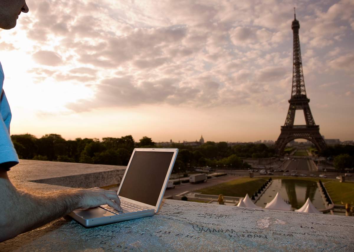 Taking your computer on vacation can guarantee entertainment and cut costs, but it comes with risks too. 