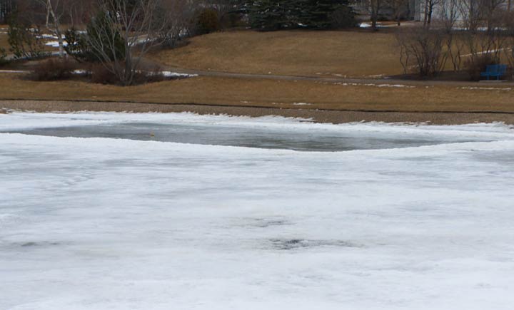 The Saskatoon Fire Department says warm weather has arrived and is now causing ice on the city’s ponds to deteriorate.