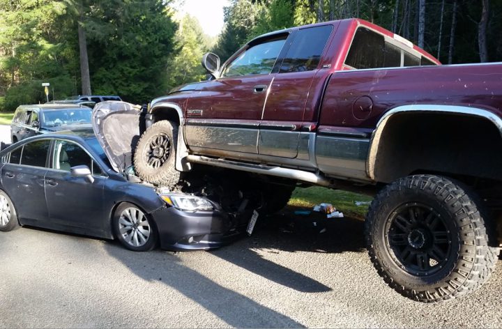 2 police vehicles destroyed during arrest of prolific offenders on Vancouver Island - image