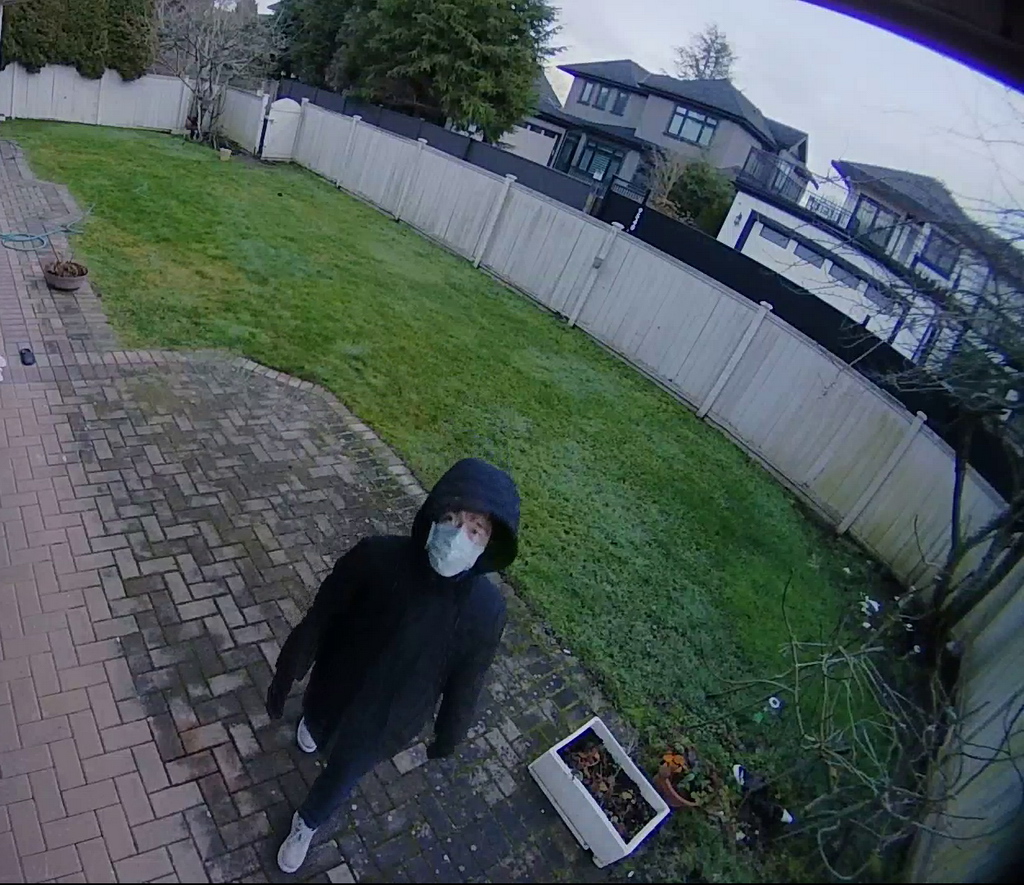 Do you recognize this person?.