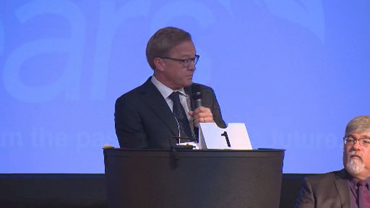 Alberta Education minister David Eggen speaks at ATA meeting in Calgary .