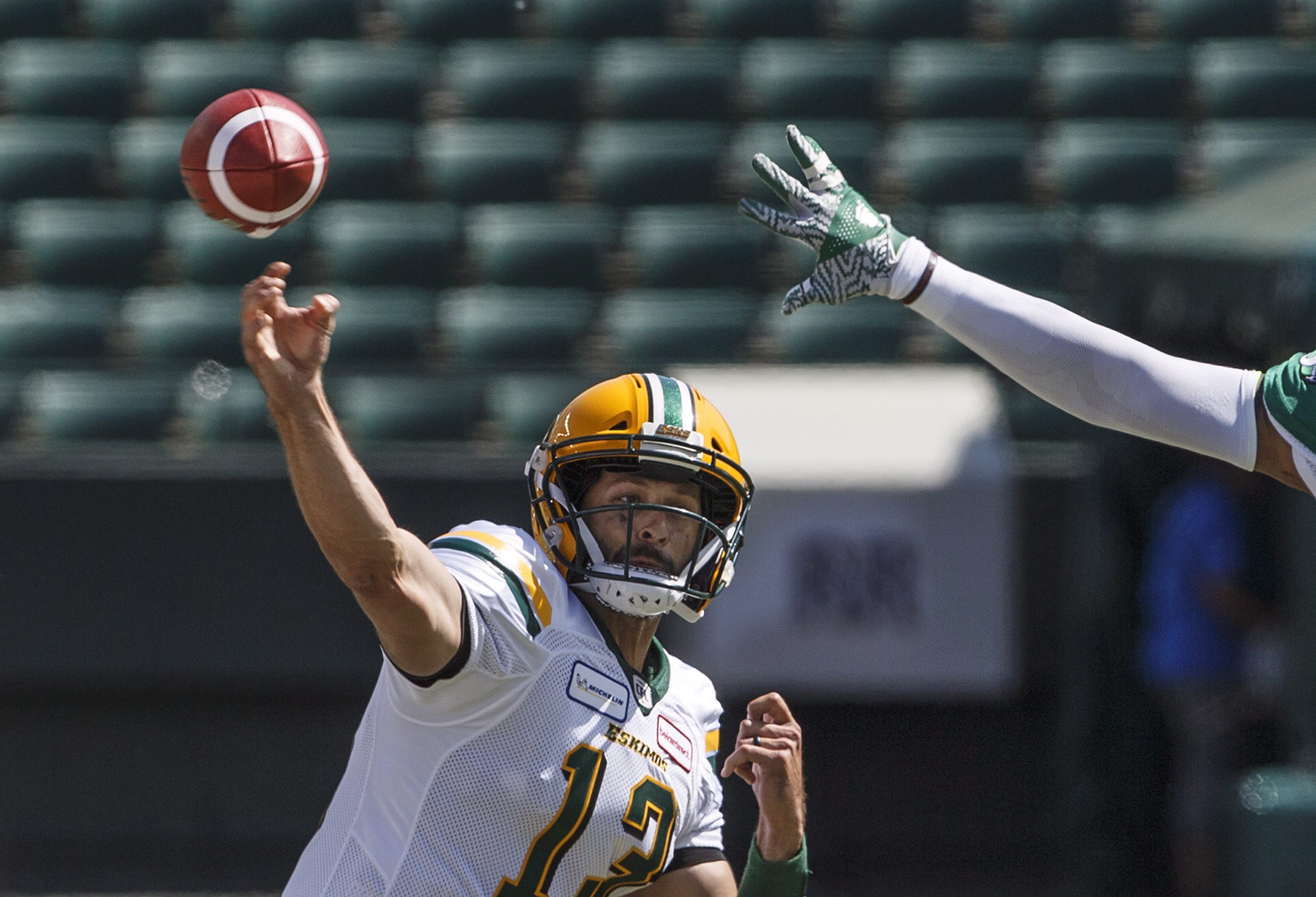 Terrell Owens has CFL workout with Saskatchewan Roughriders