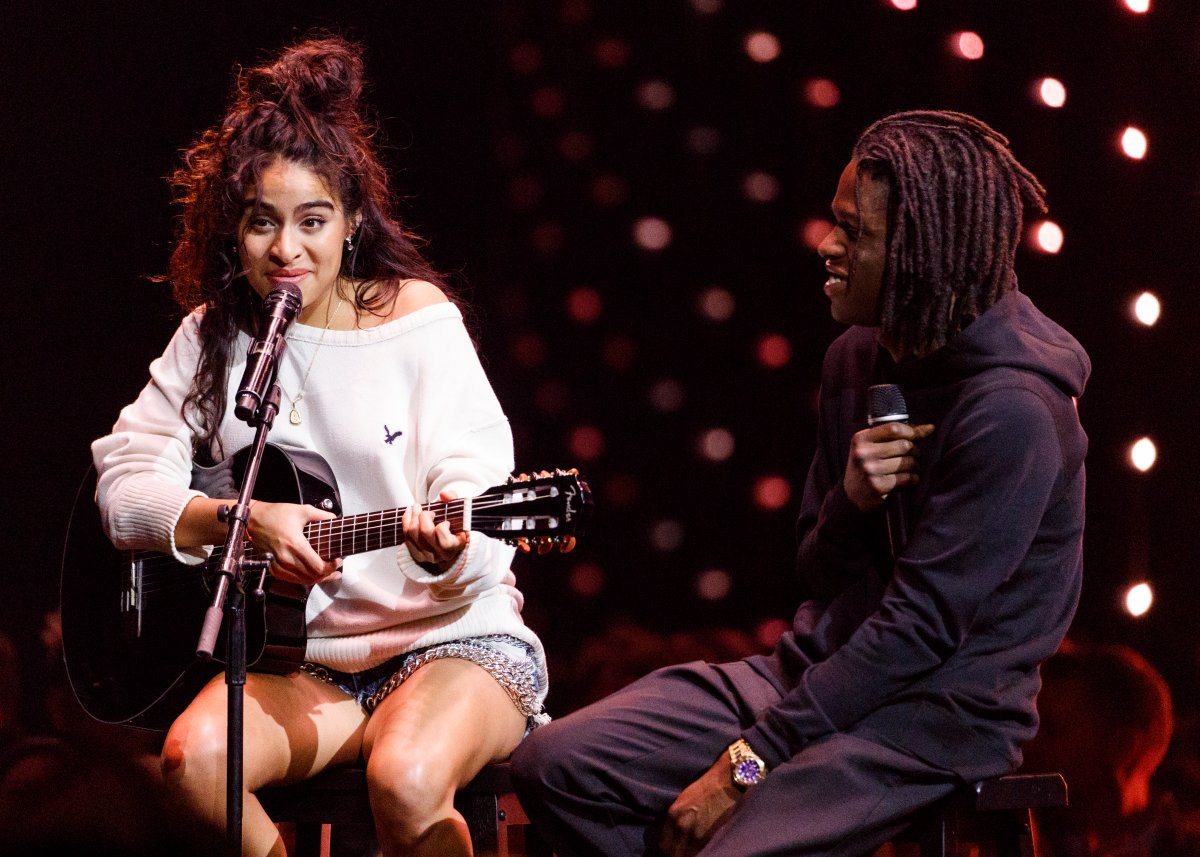 (L-R) Canadian singer-songwriters Jessie Reyez and Daniel Caesar perform on stage during the 2018 JUNO Awards at Rogers Arena on March 25, 2018 in Vancouver, Canada.