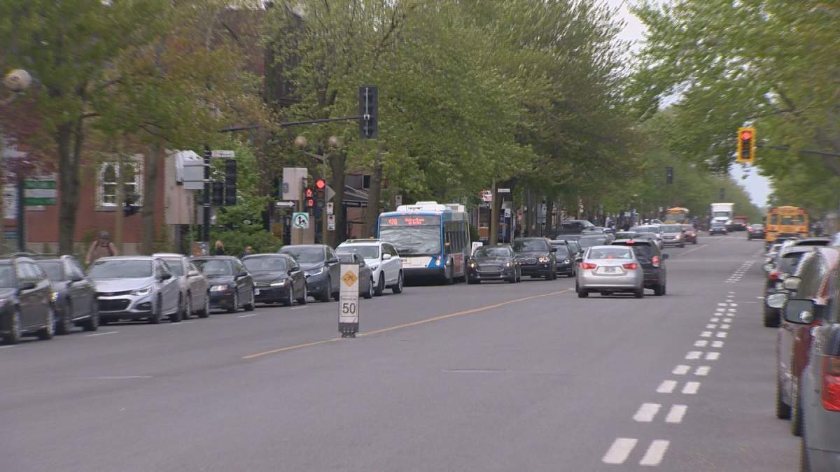 One resident complained that during peak rush hour, Sherbrooke Street can be backed up for a kilometre.