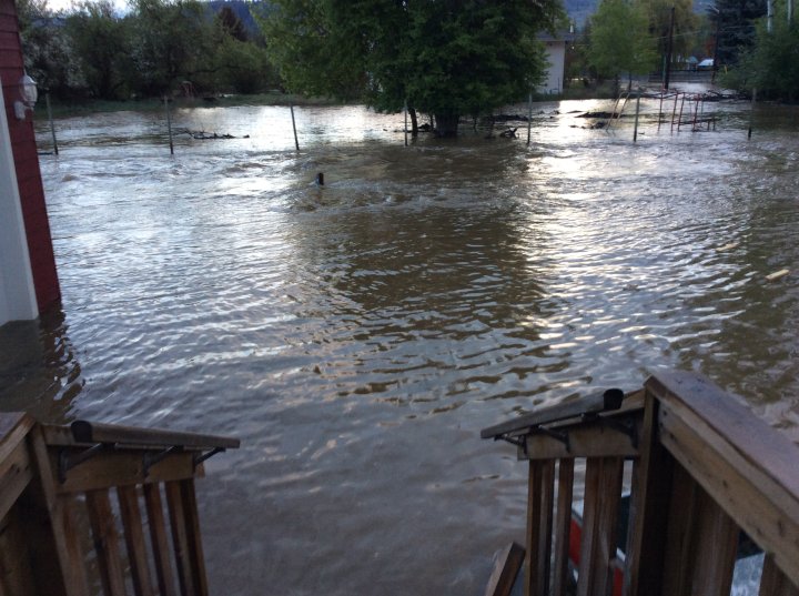 B.C. flooding news Friday: Thousands forced to flee as floods reach ...