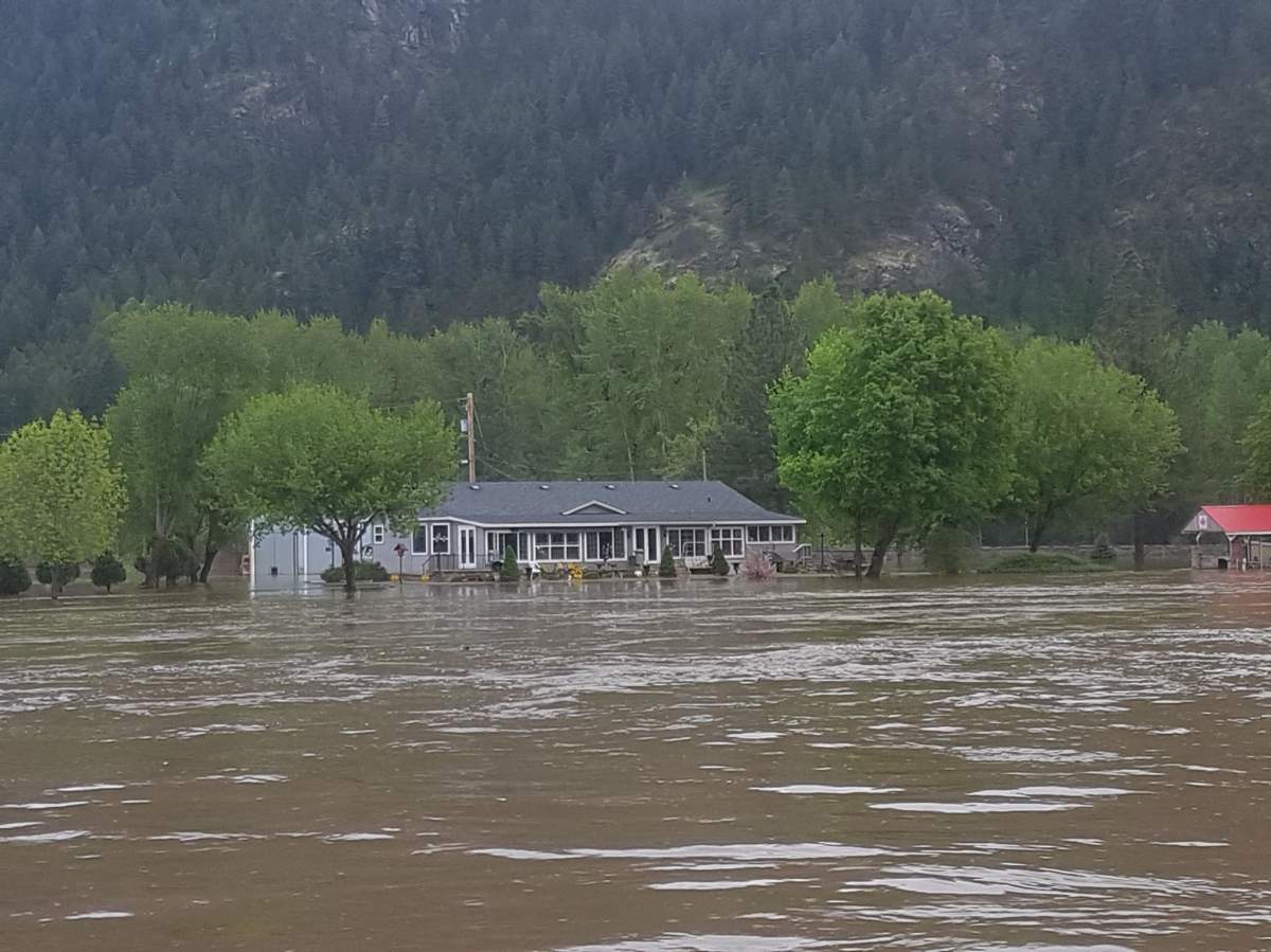 After severe flooding, hundreds of people in the Boundary region are allowed to return home.