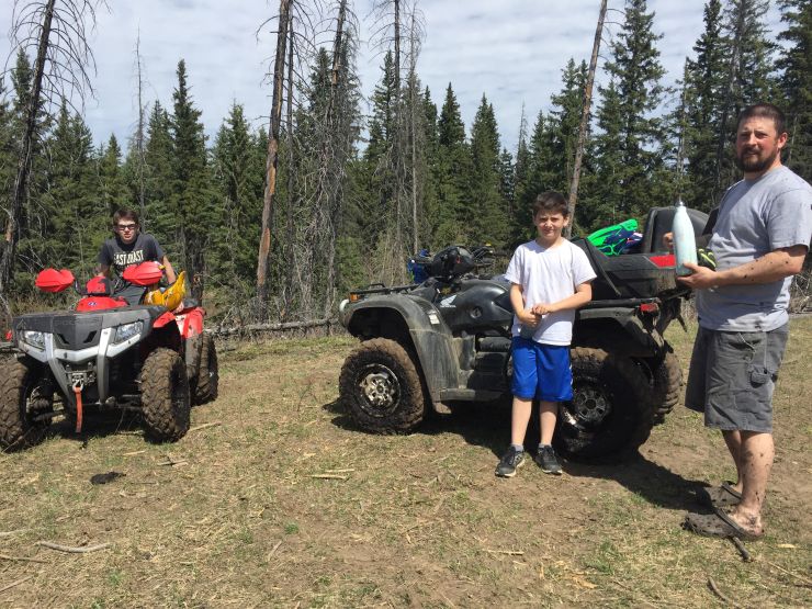 Campers describe harrowing escape from Alberta wildfire: ‘I was hysterical. I didn’t know where he was’ - image