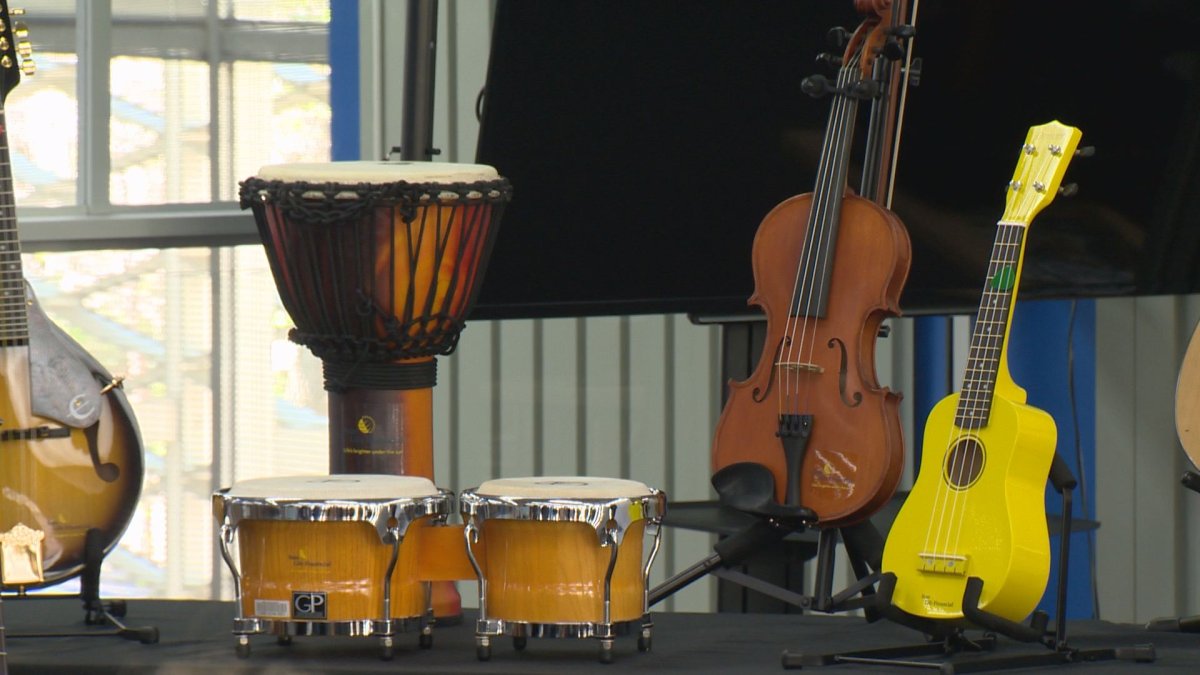 The program provides instruments such as a guitar, ukulele, mandolin, banjo, portable keyboards, bongo, violin, xylophone and the doumbek.