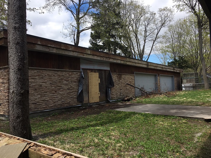 Abandoned Scarborough Bluffs mansion hits market for 3.8M Toronto Globalnews.ca Abandoned Scarborough Bluffs mansion hits market for 3.8M Toronto Globalnews.ca