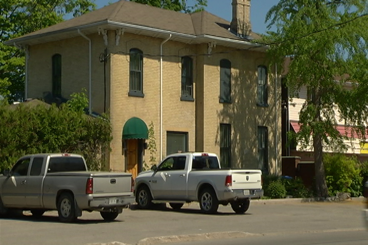 Health officials are asking patients at Lakeland Clinic on Albert Street North in Lindsay to be tested for hepatitis and HIV after they discovered improper sterilization of equipment.