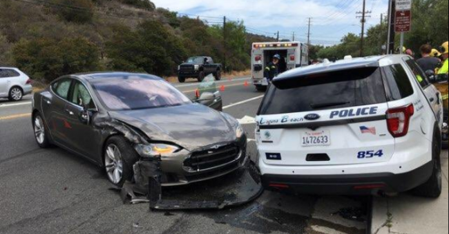 Tesla in autopilot mode crashes into parked police cruiser in California - image