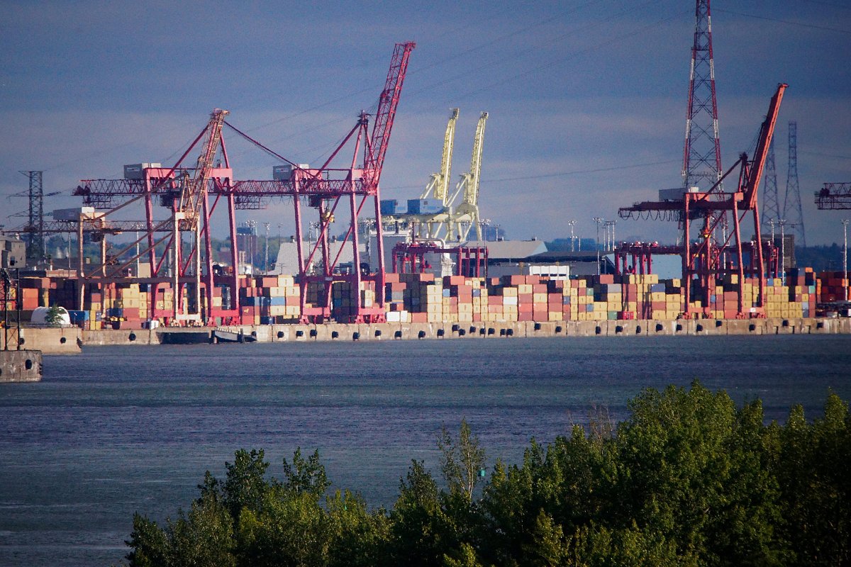 The Port of Montreal, September 20, 2015.  THE CANADIAN PRESS IMAGES/Mario Beauregard.