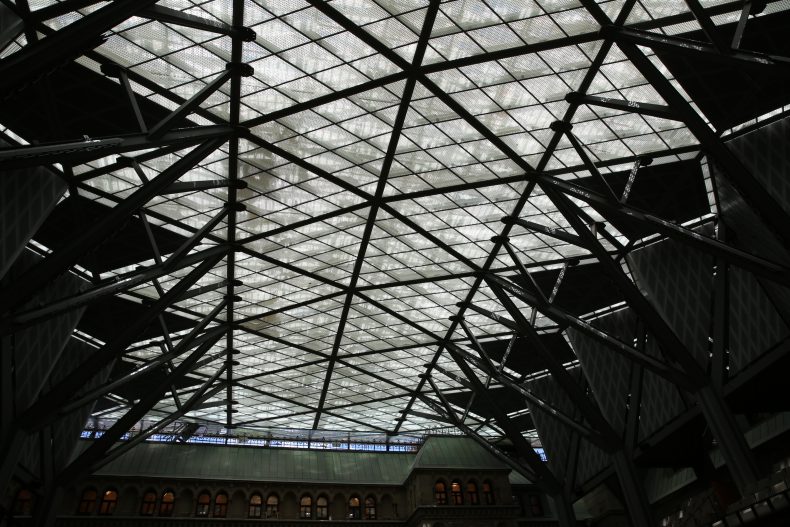 A striking glass ceiling is held up by an independent structure so there is no burden on the heritage building. The natural light is controlled by a automated system to filter direct sunlight.