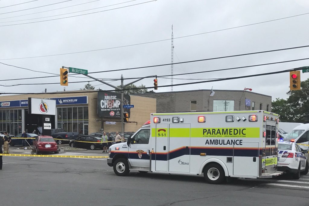 Ottawa paramedics are reporting three pedestrians have been struck at the corner of St. Laurent Boulevard and McArthur Avenue.